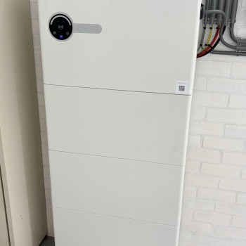J.J.C. All-in-One 10 kW met zonnepanelen en laadpunt geïnstalleerd in Oegstgeest