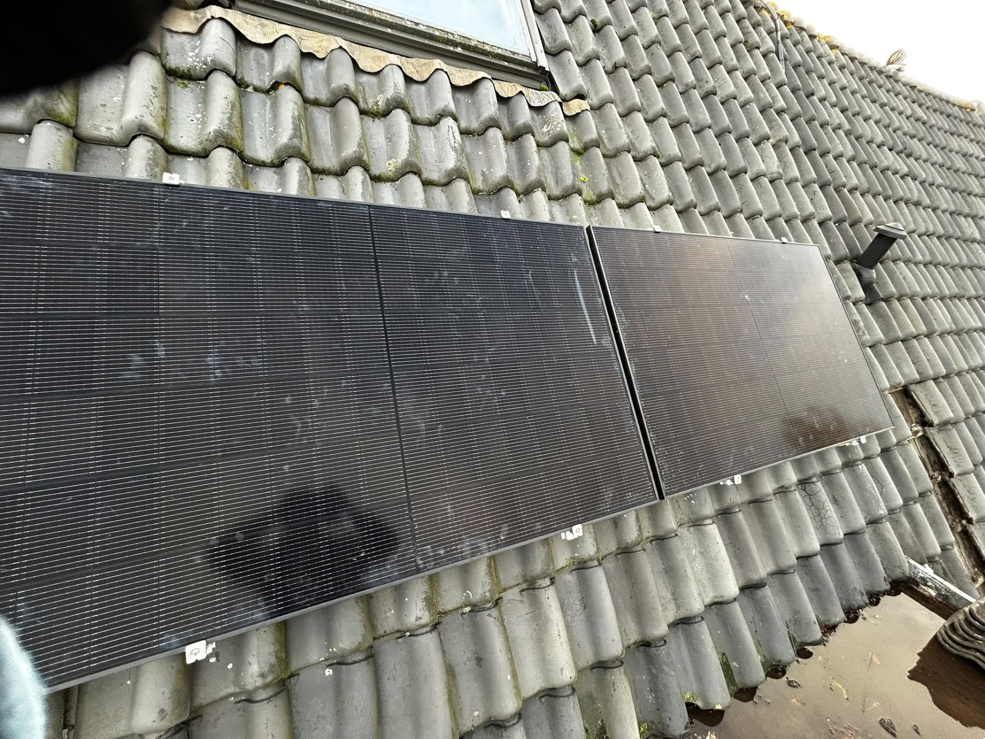 10 zonnepanelen en 19,2 kWh Sineng thuisbatterij in Wassenaar
