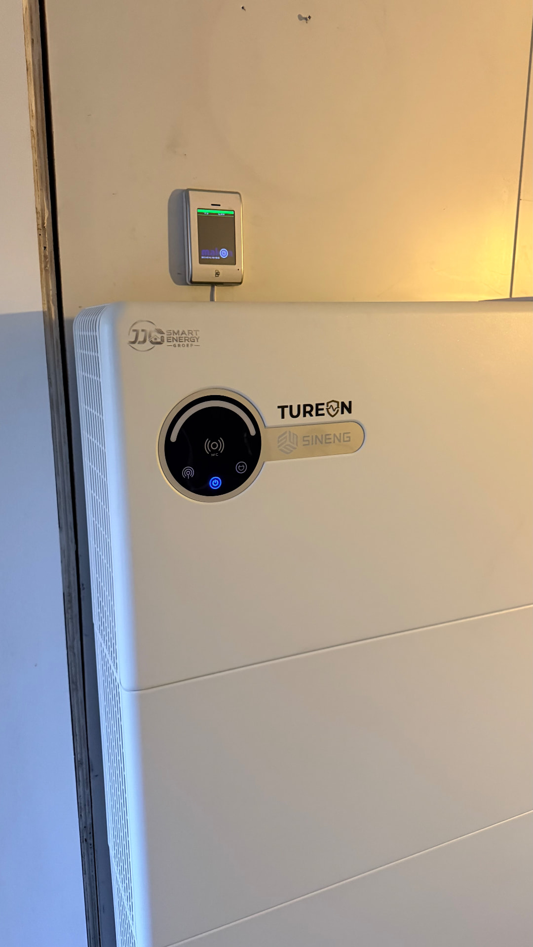 Sineng All-in-One 19,2 kWh met noodstroom en 2 laadpunten in Voorschoten — foto 4