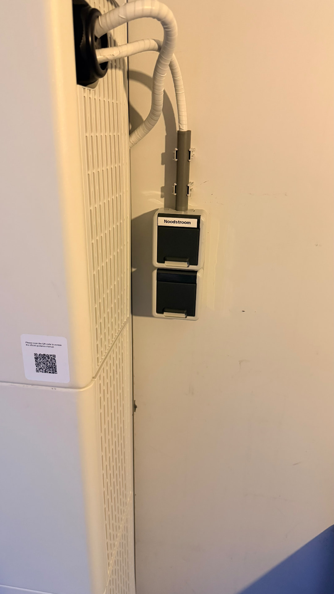 Sineng All-in-One 19,2 kWh met noodstroom en 2 laadpunten in Voorschoten — foto 3